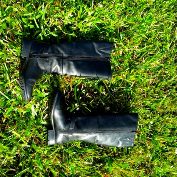 Clark's Leather Boots - Picture 5 of 12